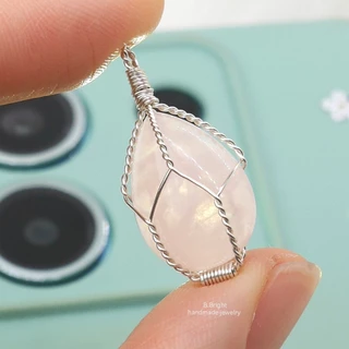มีส่งด่วน💥 จี้หินแท้ 100% โรสควอตซ์ Rose quartz ทรงหยดน้ำ งานพันลวดทำมือ