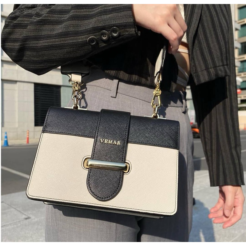 ส่งฟรี👜VEMAR CHARLOTTE - กระเป๋าเหลี่ยมทรงเล็กสีทูโทน สไตล์มินิมอลน่ารักสุบๆ#สภาพ80% สวยมาก