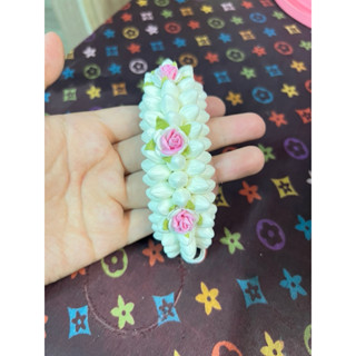 มาลัยติดผมเจ้าสาวสวยๆ แซมดอกกุหลาบจากมะลิทิชชู่หอม ความยาว4“