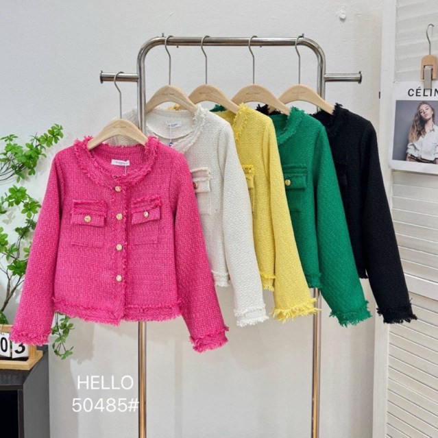 เสื้อแขนยาว คอกลมผ้าทวิต กระดุมหน้า พร้อมกระเป๋าหน้า ใช้งานได้จริง แต่งขอบรุ่ยรอบตัว #H50485