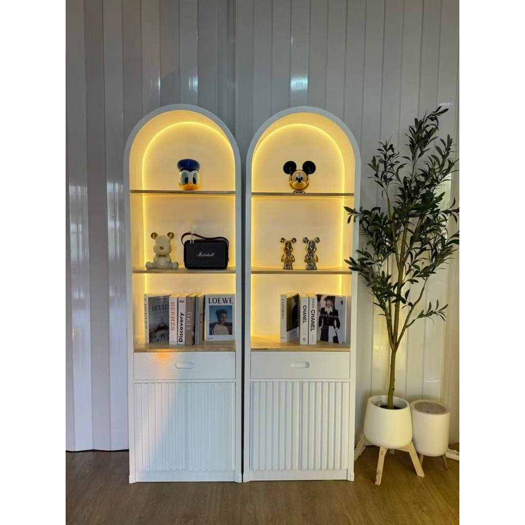 ตู้โชว์โค้งสไตล์มินิมอล P01