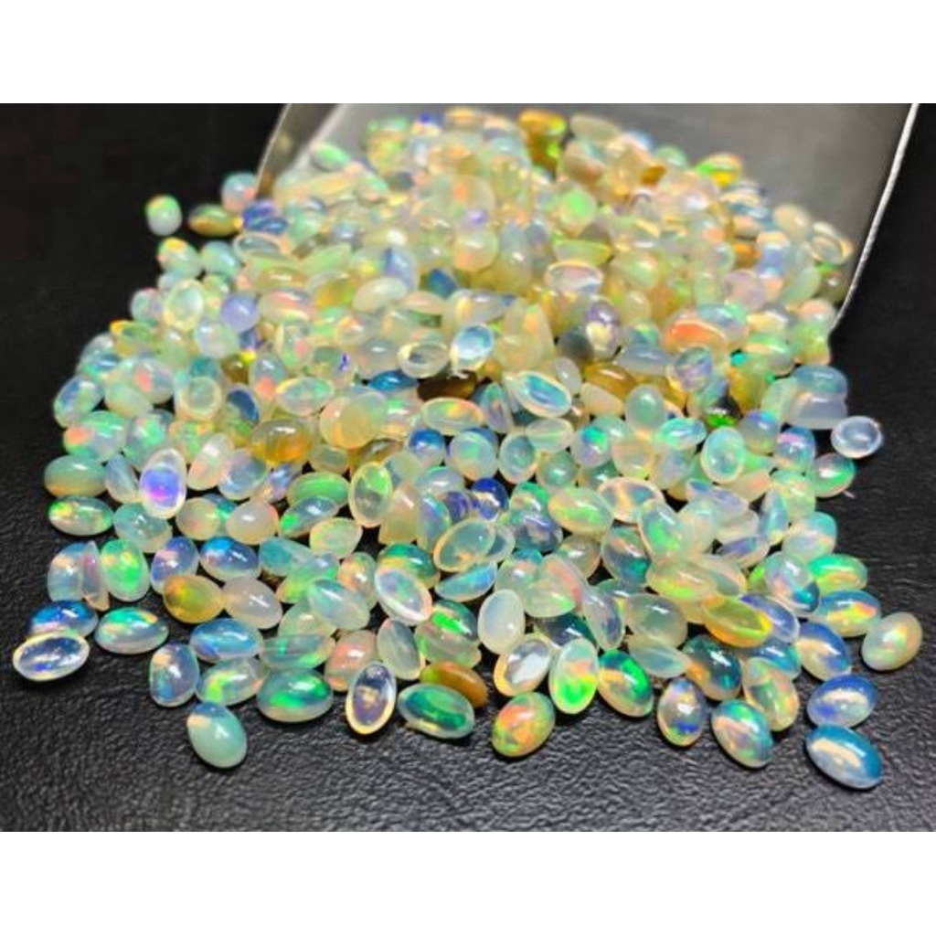 โอปอลสีขาว ทรงรี ขนาด 6x4 มม. อัญมณีธรรมชาติ 100% white opal 6x4mm oval shape 100% natural gemstone