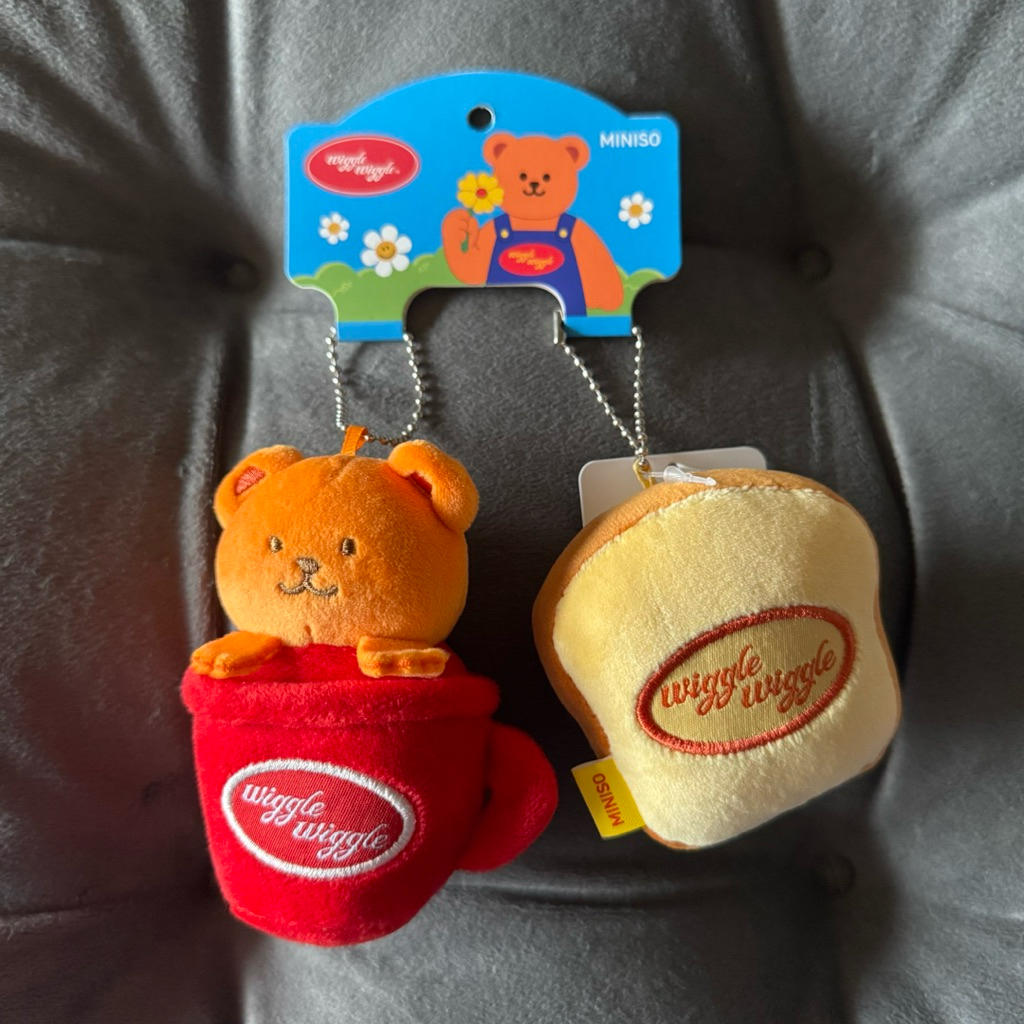 wiggle wiggle x miniso keyring