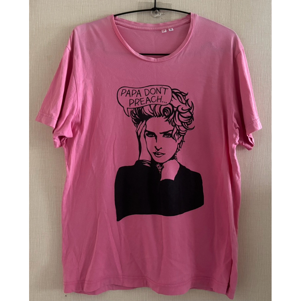 เสื้อยืด Uniqlo UT มือสอง Size M มีตำหนิ