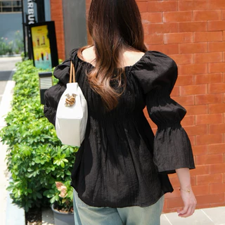 Bella top✨ Chakiya.store❣️เสื้อคอเหลี่ยม แขนยาวจั้มพองๆ สวยหรูสุดๆ✨(สีขาวแนะนำใส่ซับใน)