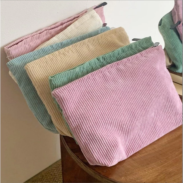 ปลีก/ส่ง กระเป๋าใส่เครื่องสำอางค์ ผ้าลูกฟูก มีซิป จุของได้เยอะ น่ารักมาก
