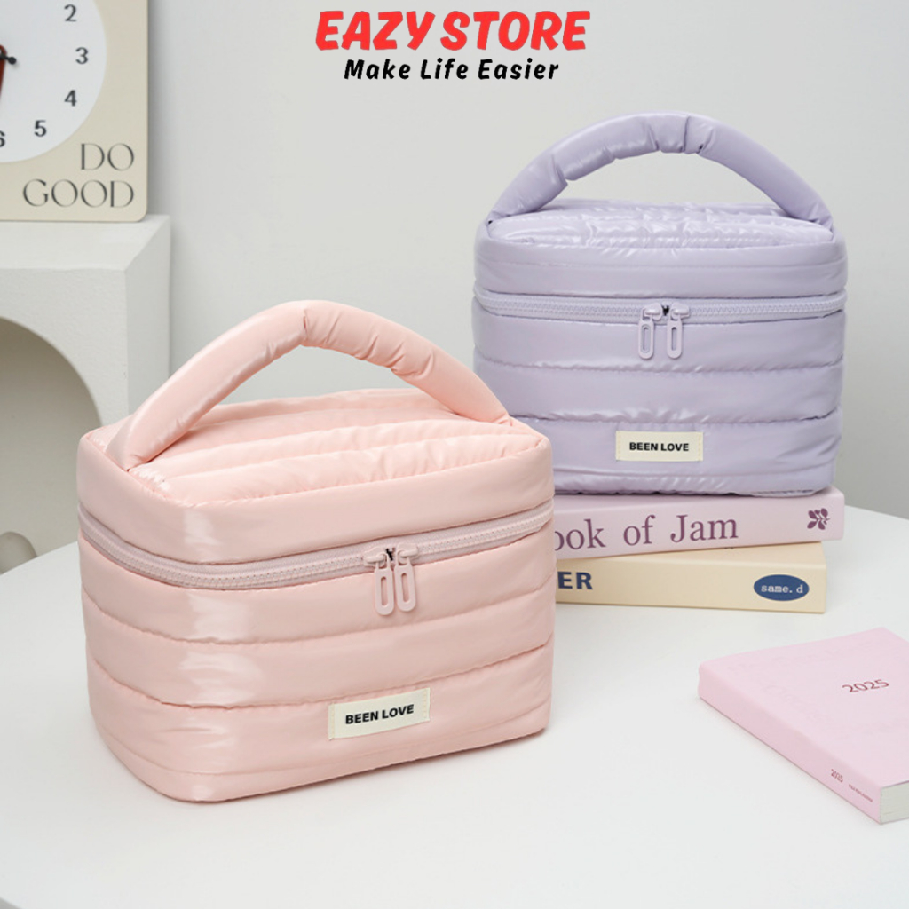 กระเป๋าเครื่องสำอาง EAZY BEEN LOVE Puff Box หนังเงา นุ่มฟู พร้อมหูหิ้ว กันน้ำกันกระแทก เรียบหรู2026