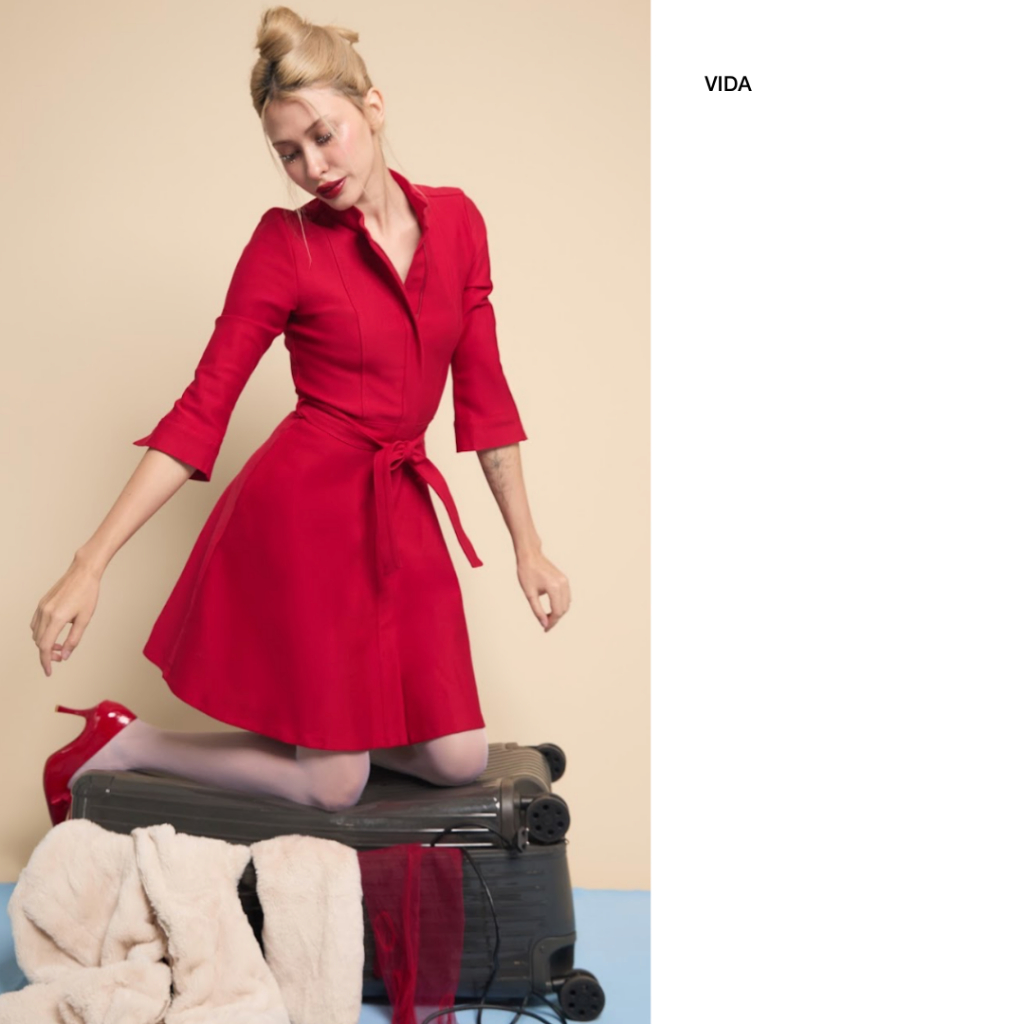 PETCHPLOY - Vida Dress เดรสแขนยาวถึงข้อศอก กระโปรงบานสั้น ดีเทลซิปหน้า มีเชือกผูกเอว ใส่ได้ทุกโอกาส