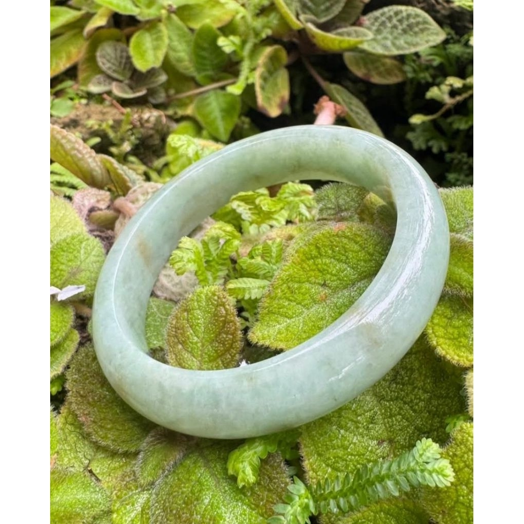 กำไล หยกพม่าแท้เจไดต์ Type Aขนาด 58.3 mm กว้าง 13.8 mm ราคา 699.-บาท(รหัสB27)