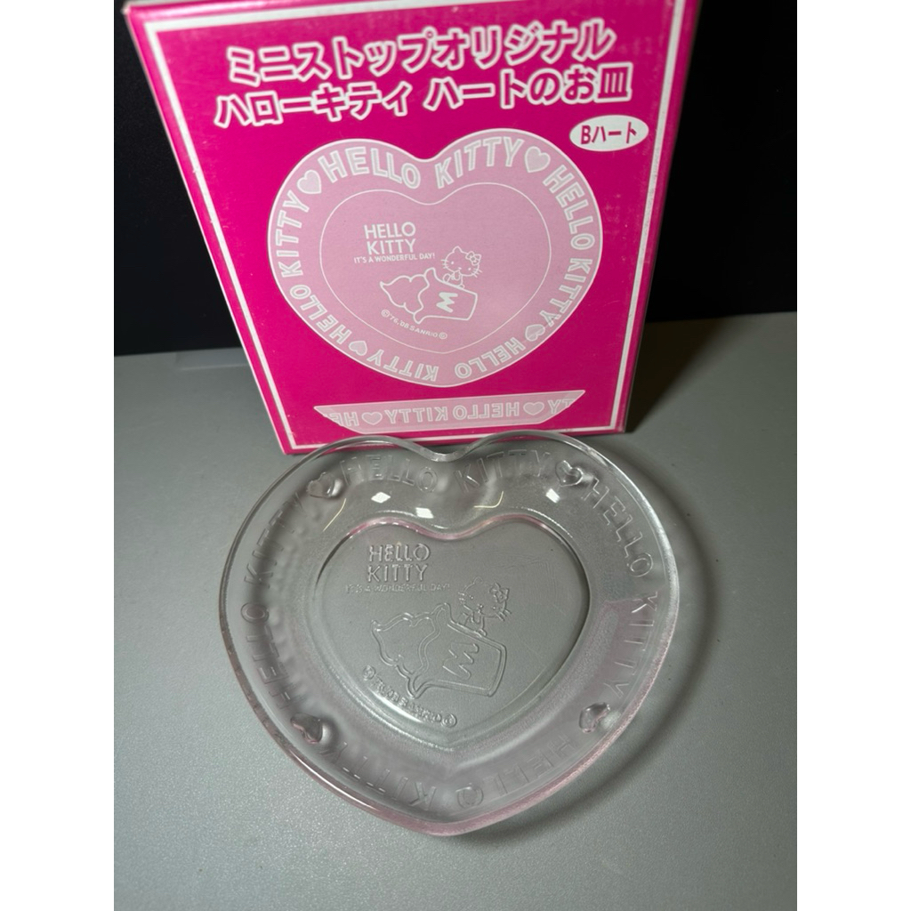จานแก้ว Hello Kitty Plate Glass จากญี่ปุ่น