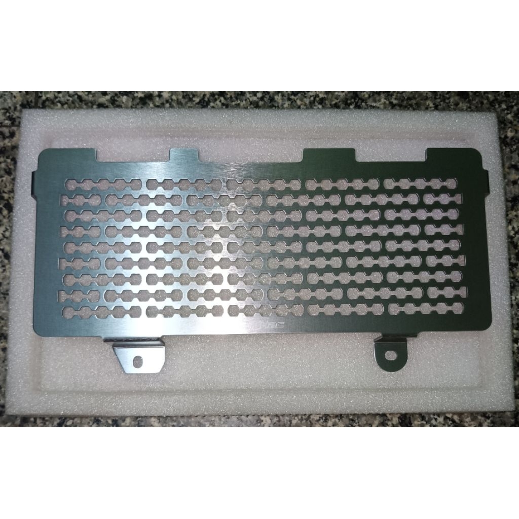 ครอบหม้อน้ำ H2C CB300R (ของใหม่)