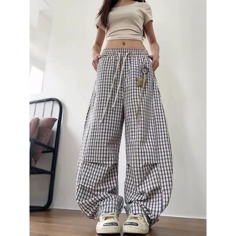 กางเกงขายาวทรงหลวมสไตล์เกาหลีสำหรับผู้หญิงปี 2025 ทรงหลวมสบาย ๆ มีเชือกผูกเอว กางเกงขายาวลายสก็อตลำลอง