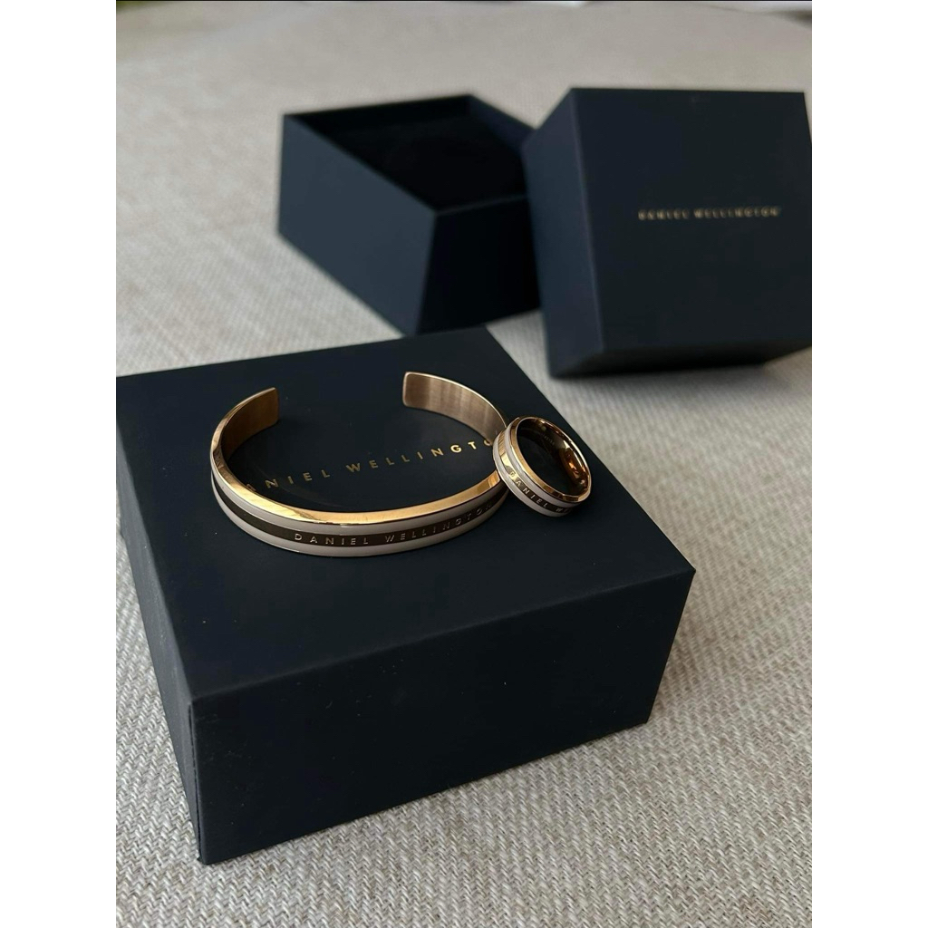 Daniel wellington ***