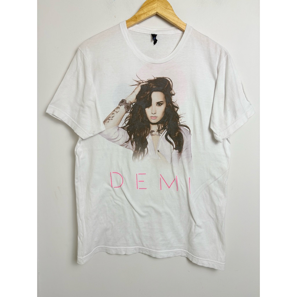 เสื้อยืดมือสอง Demi Lovato 2014