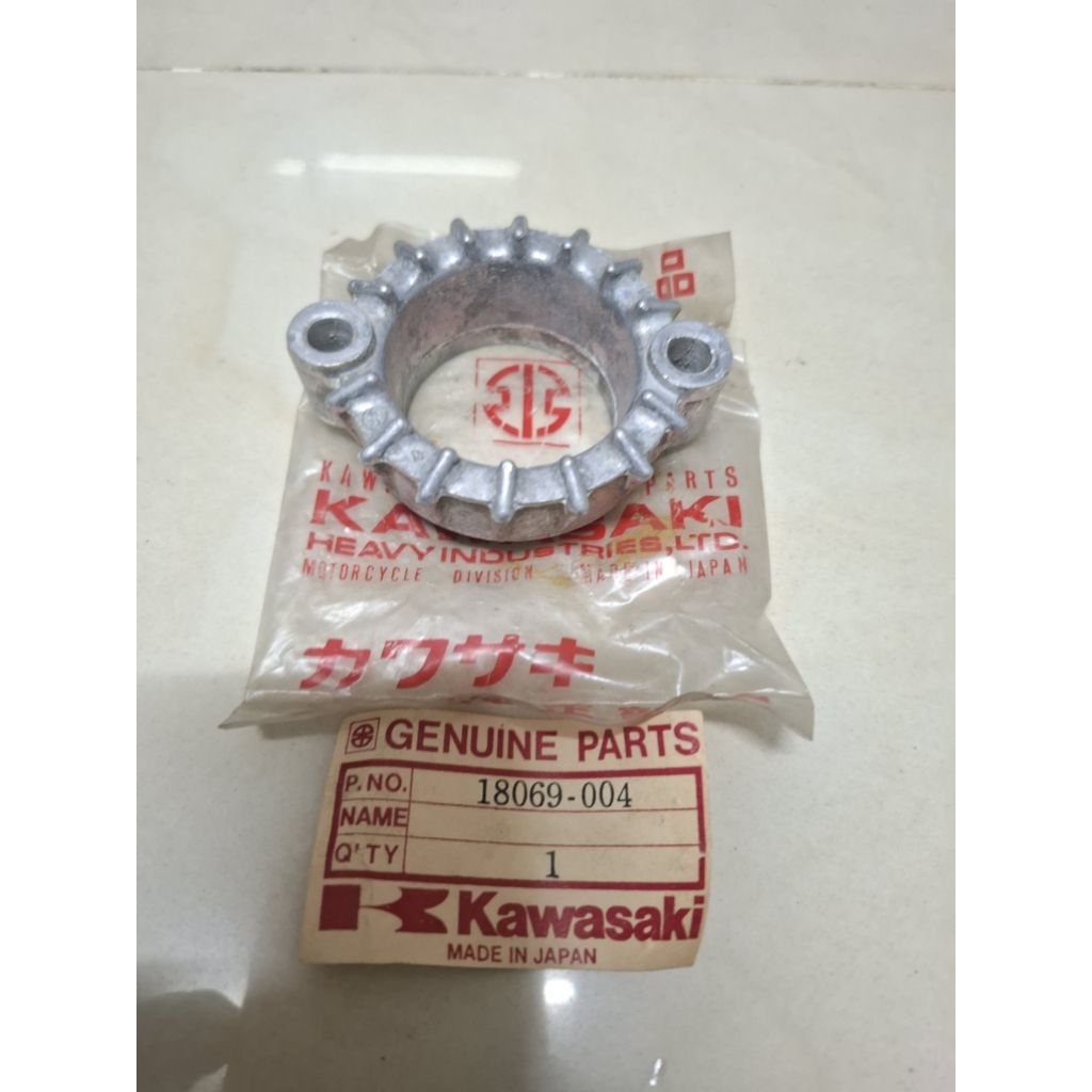 จำปาคอท่อหน้า Kawasaki G7-KH100-G3T-GA2-GA5A-90SS-90TR ของแท้ญี่ปุ่นใหม่เก่าเก็บสภาพสวยๆพร้อมใช้งาน