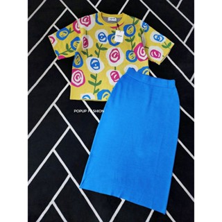 เซตกระโปรงสีพื้นเสื้อทองลายดอกไม้