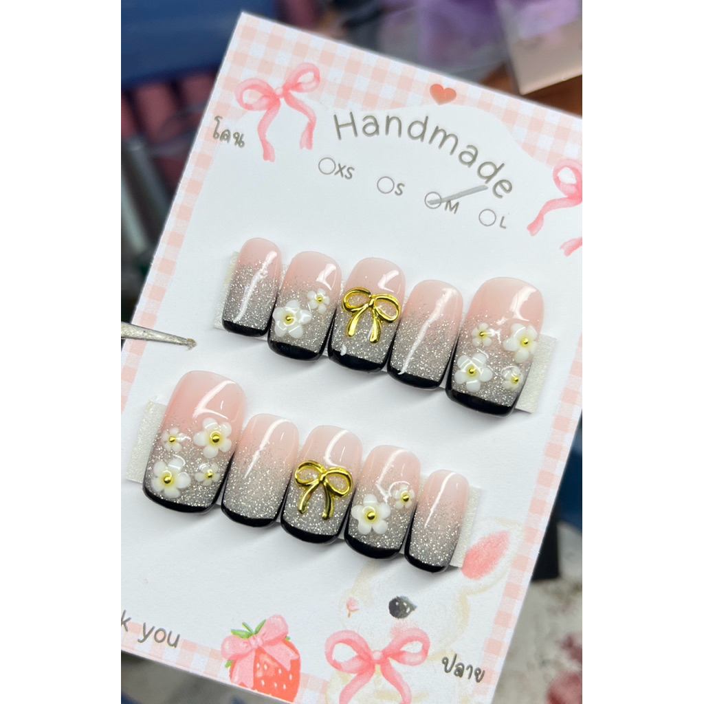 เล็บปลอมสีเจลปลายแฟชติดดอกไม้