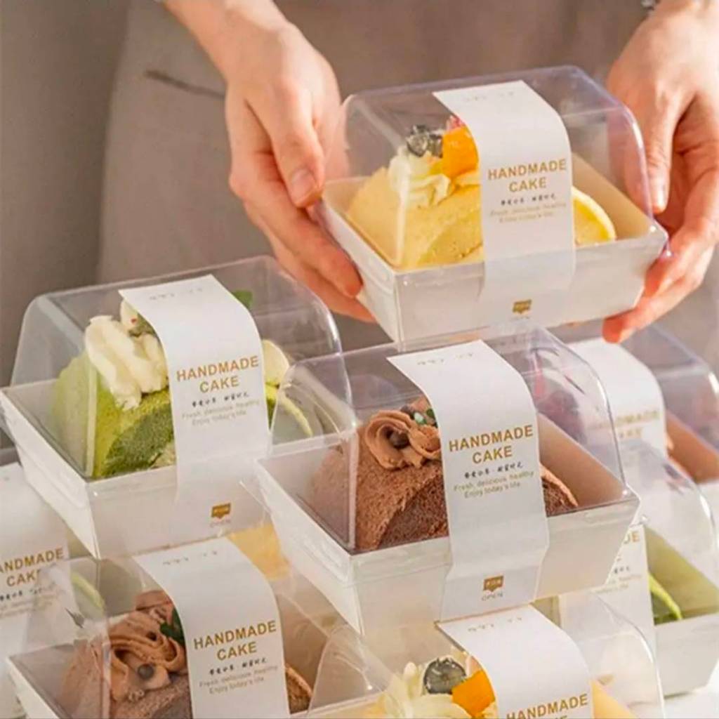 กล่องขนม กล่องเค้กโรล กล่องกระดาษเคลือบฐานสีขาว/สีน้ำตาล+ฝาโดมทรงสูงใส กล่องใส่ขนม (WT1290/WT1590)แพ็ค 25/50 ชุด