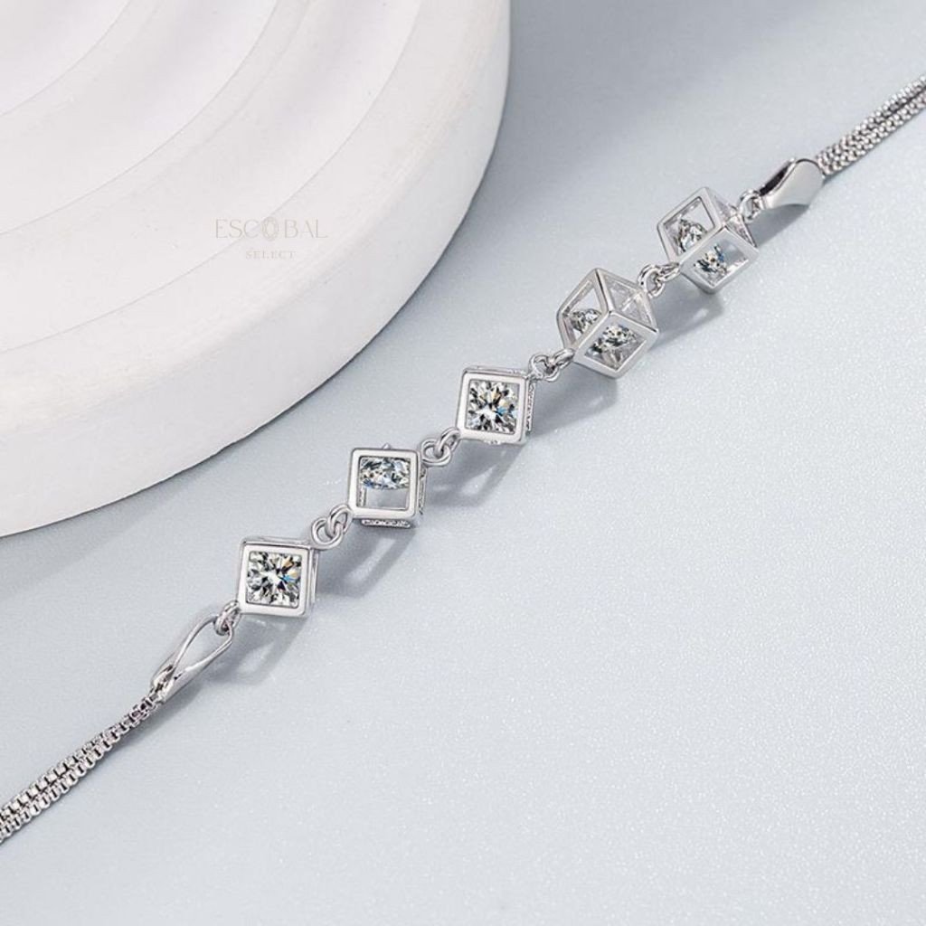 ESCOBAL สร้อยข้อมือเพชร Crystal Cube กำไลแฟชั่น สร้อยข้อมือเงิน เก๋ดีไซน์สุดชิค Valentine ของขวัญ