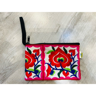 กระเป๋าใส่เหรียญชาวเขามีซิป สายคล้อง และซับใน ลายปักหน้า-หลั…