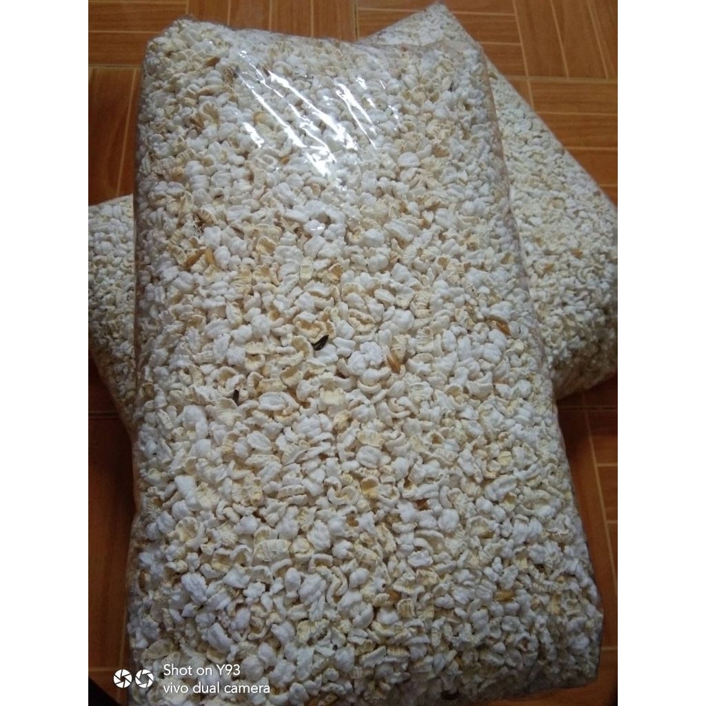 ข้าวตอก ข้าวตอกแตก 100 กรัม 200 กรัม +กระดิ่ง 29-39 T ข้าวตอกทำขนม ข้าวเปลือกนำมาคั่วไฟจะได้ดอกขาวบาน เรียกว่าข้าวตอก