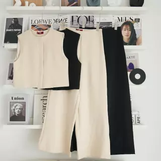 Lawyer Store | [5501285] เสื้อแขนกุดสไตล์มินิมอล เรียบหรู เสื้อแขนกุดดีไซน์เรียบง่าย ตัดเย็บพิถีพิถัน โทนสีสุภาพ