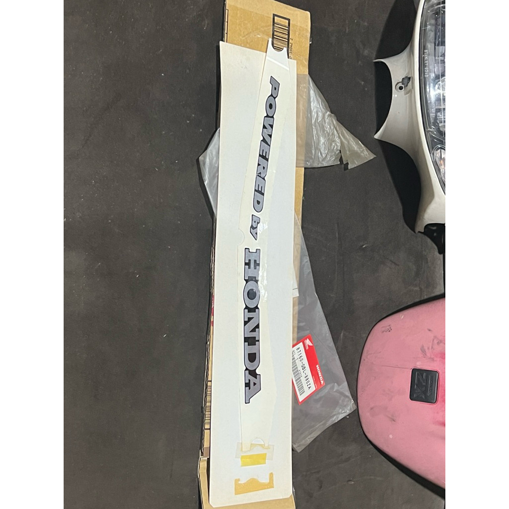 สติ๊กเกอร์ชายล่างมือ 1 ZX af34 af35 เหมาะกับรถสีดำ