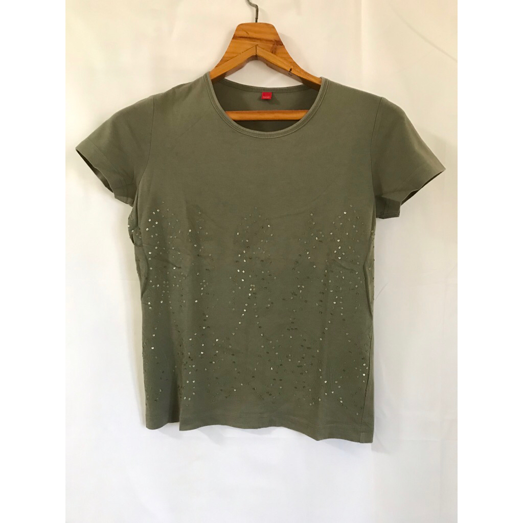 เสื้อยืดผู้หญิง-เสื้อยืดแขนสั้น ยี่ห้อ ESPRIT ไซส์ M อก 35 นิ้ว