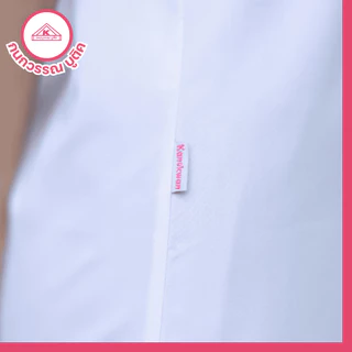 เสื้อนักศึกษาหญิง ขาวนวล แขนปกติ เข้ารูป หลังว่าง