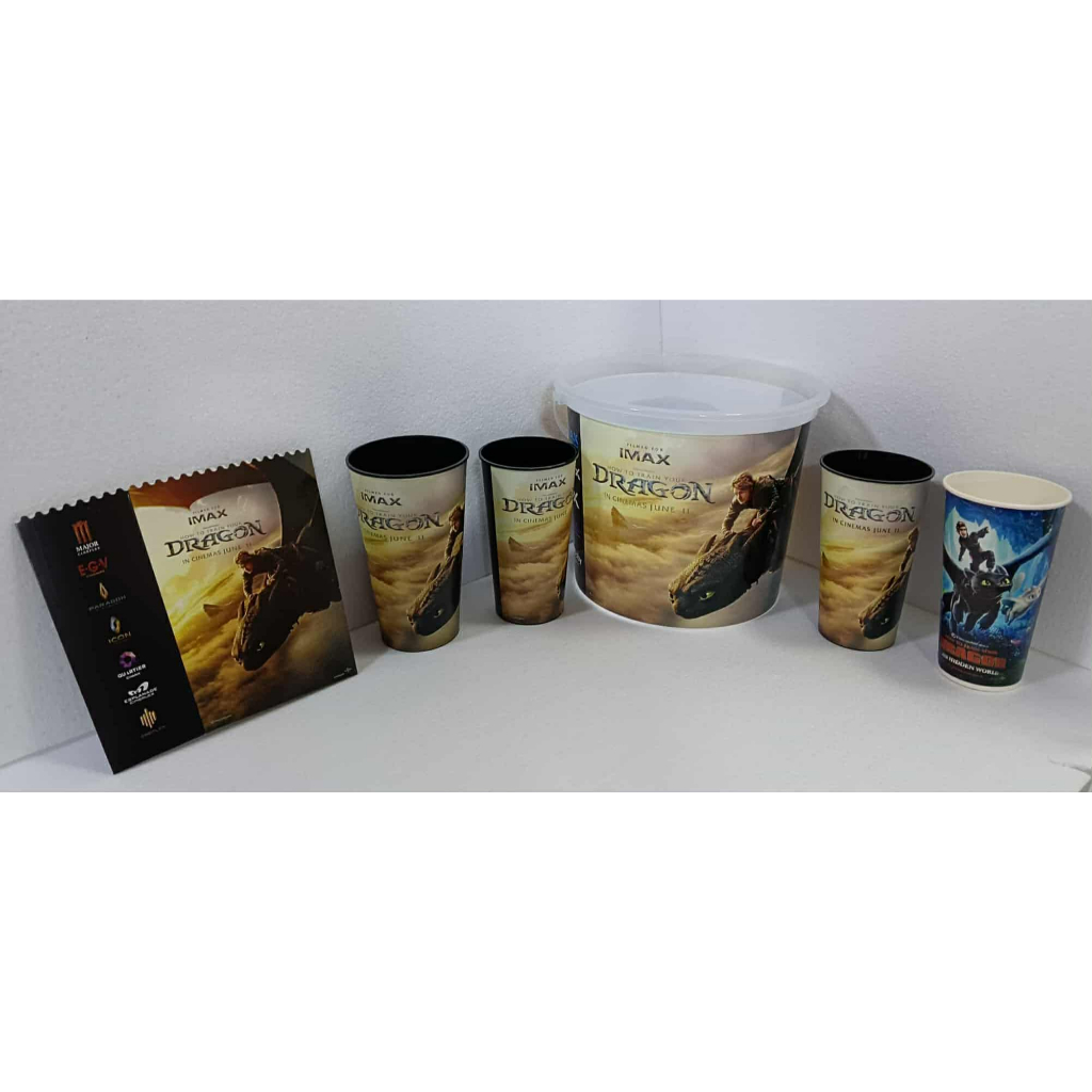 เขี้ยวกุด ภาคใหม่ ภาคเดิม แก้วน้ำพลาสติก และแก้วกระดาษใหม่ ถังป๊อบคอร์น และกล่องกระดาษใหม่  ของเมเจอ