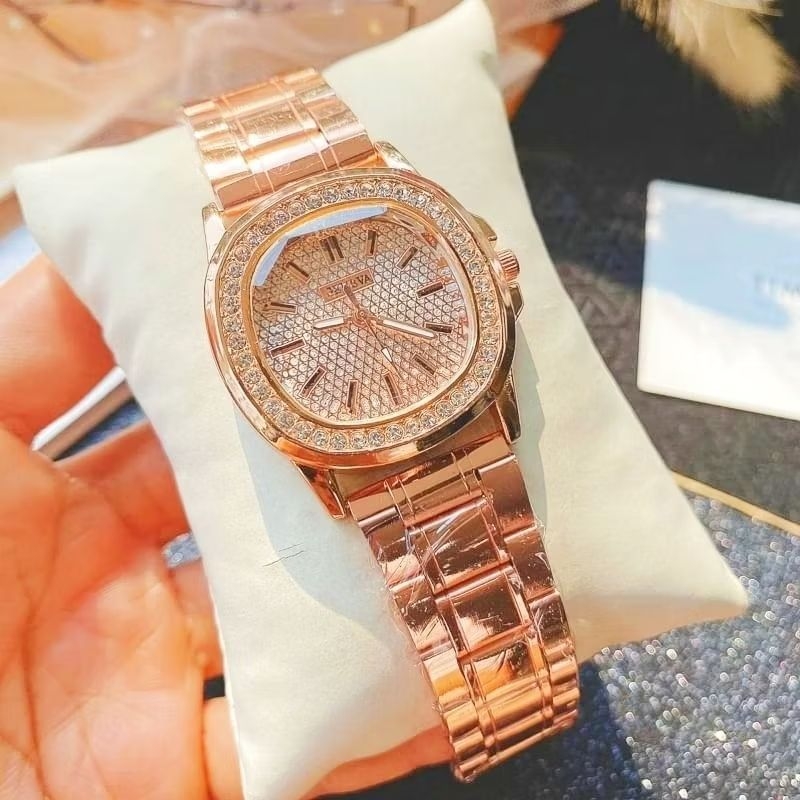 นาฬิกผู้หญิง GENEVA เจนิวา เเบรนด์แท้ มีหลายเเบบใหห้ก็เลือก สายเหล็กหน้าเหลียมสายเหล็กหนาอย่างดี ใส่ได้ทุกวัย
