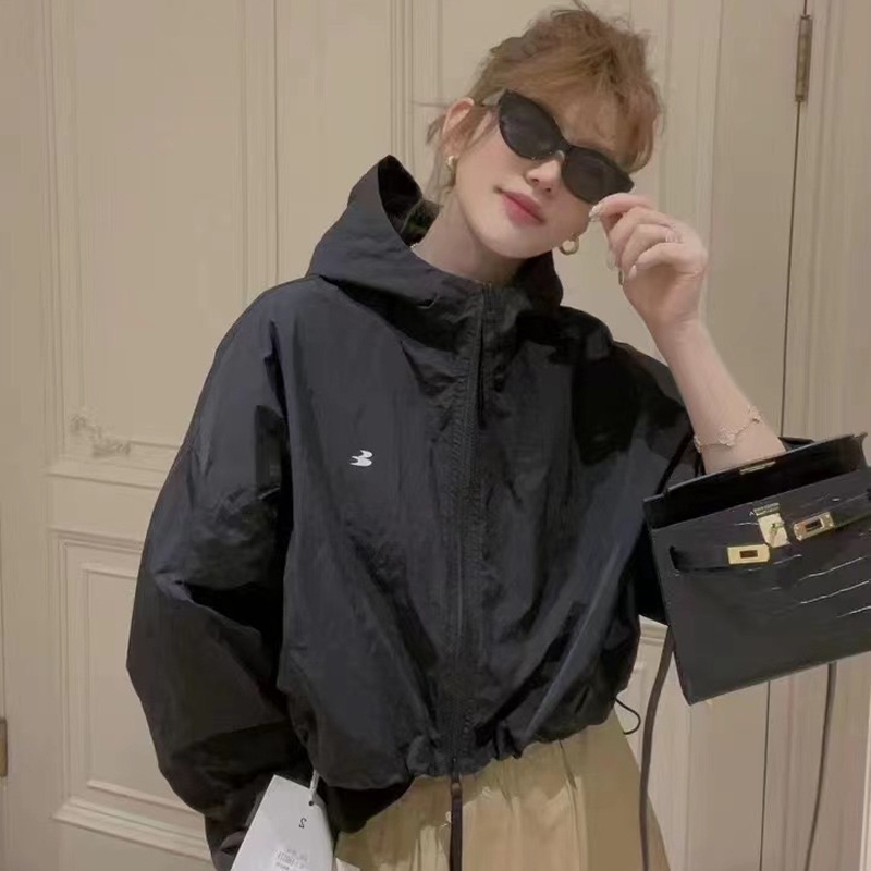 เสื้อแจ็คเก็ตป้องกันแสงแดดหลวมสั้นผู้หญิงเสื้อบางฤดูร้อนเสื้อแจ็คเก็ตคลุมด้วยผ้าอเนกประสงค์ YES