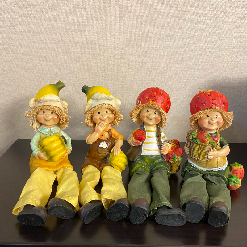 Kentoyshop ตุ๊กตาเรซิ่นนั่งห้อยขา หัวสตอร์เบอรี่ หัวกล้วย สูง 19 ซม.(ราคาต่อคู่) - รูปที่ 2