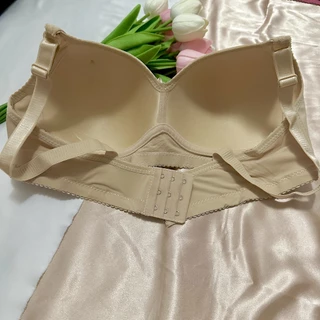 เสื้อชั้นในเต้าใหญ่ คัพ D,E 3ตะขอ ไร้โครง บราสําหรับสาวทรงใหญ่เนื้อเยอะ ฟองน้ำบาง พอดีกับรูปร่าง วัสดุคุณภาพดีเก็บ ข้างก