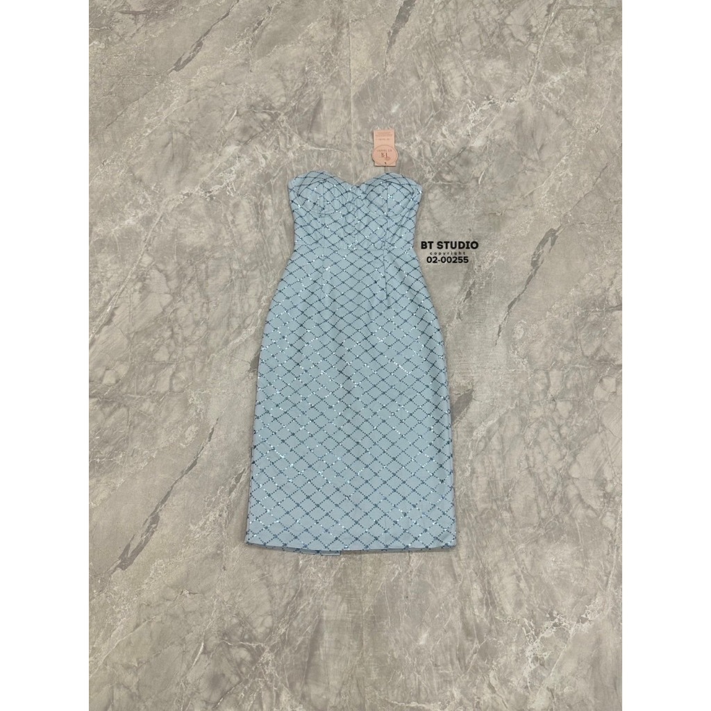 BT 02-00255 เดรสเกาะอกเนื้อผ้าปักกริตเตอร์สีฟ้า