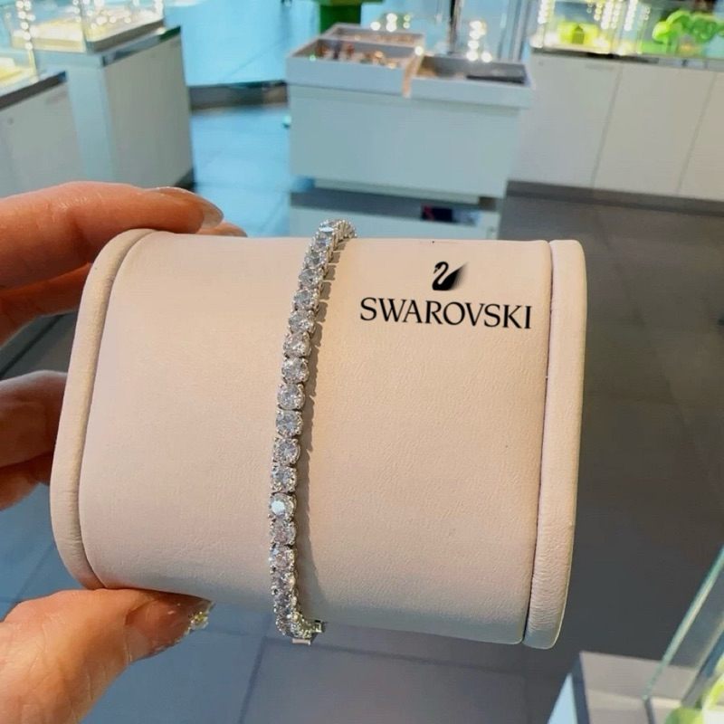 พร้อนส่ง กรุงเทพ แท้ Swarovski แฟชั่นเงาเงินเต็มเพชรสร้อยข้อมือของขวัญที่เรียบง่าย