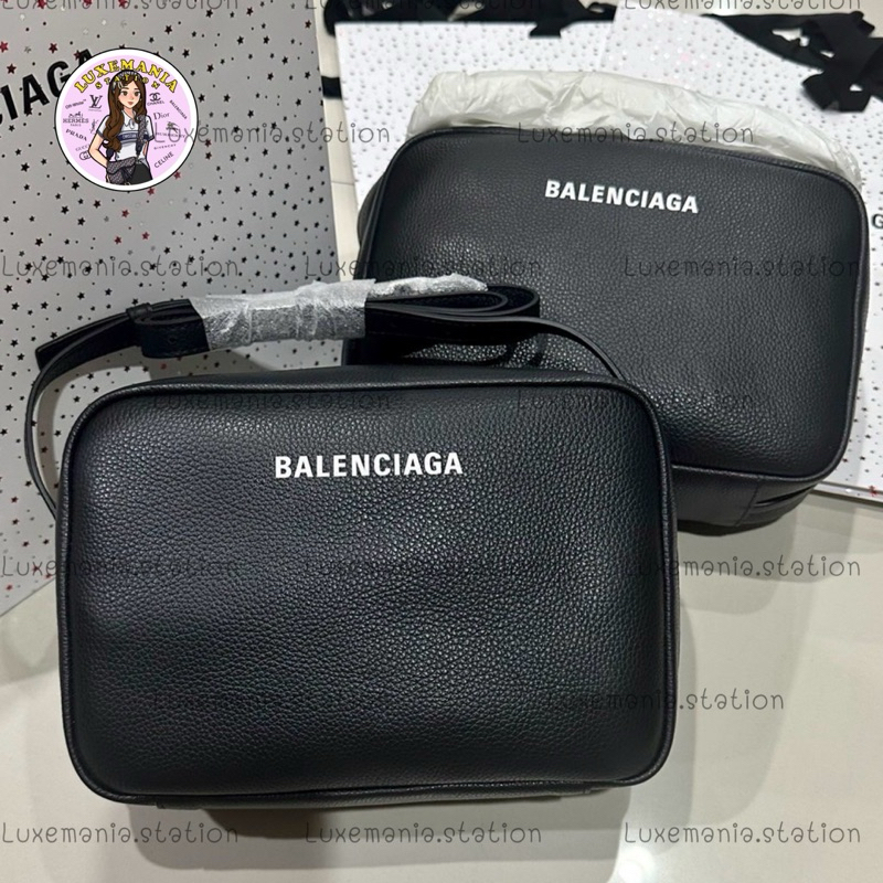 👜: New!! Balenciaga Everyday 22 cm Camera Bag‼️ก่อนกดสั่งรบกวนทักมาเช็คสต๊อคก่อนนะคะ‼️