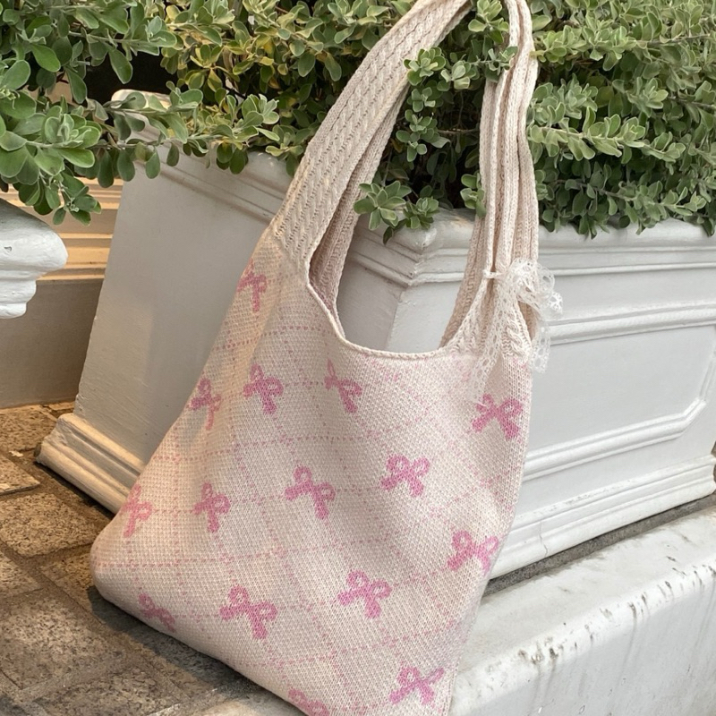 สินค้าพร้อมส่ง RIBBON PINK กระเป๋าไหมพรมทอสะพายไหล่ แถมโบว์ผูกกระเป๋า