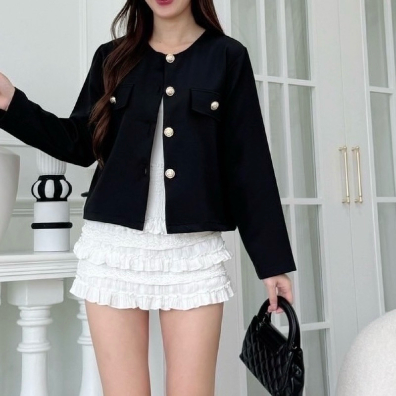 Laurashop.*♡ เบสิคเบลเซอร์ทรงสวยใส่everyday เสริมให้คอมพลีทลุค ได้mood Classy