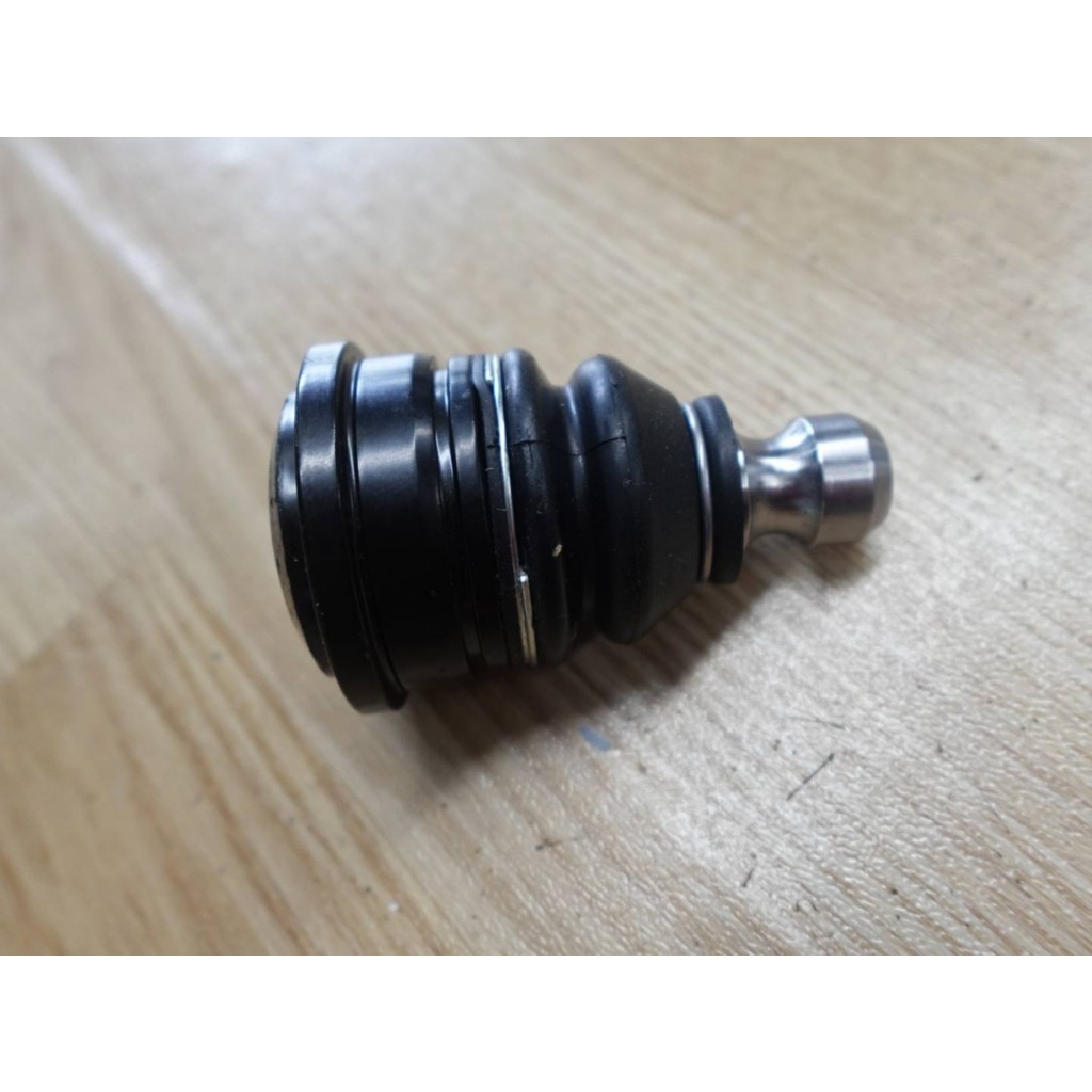 ลูกหมากปีกนกหน้าตัวบน SSANGYONG Stavic I SV200 SV270