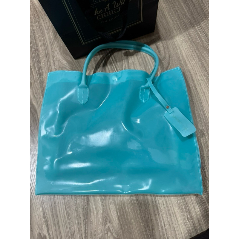 กระเป๋าสะพายอาร์ทิสตรี้บายแอมเวย์  Artistry by Amway สีฟ้าขนาดยาว38สูง32(พร้อมส่ง)