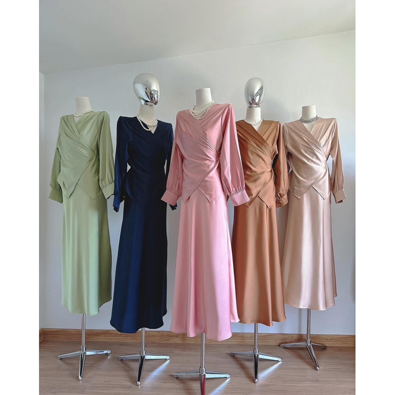 LENKA SATIN SET SKIRT & BLOUSE