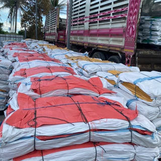 กระสอบมือ 1 เนื้อเหนียว ขนาด23x37นิ้ว บรรจุ50kg.(แพ็ค 100ใบ / 200ใบ) ใส่ข้าว ของใช้