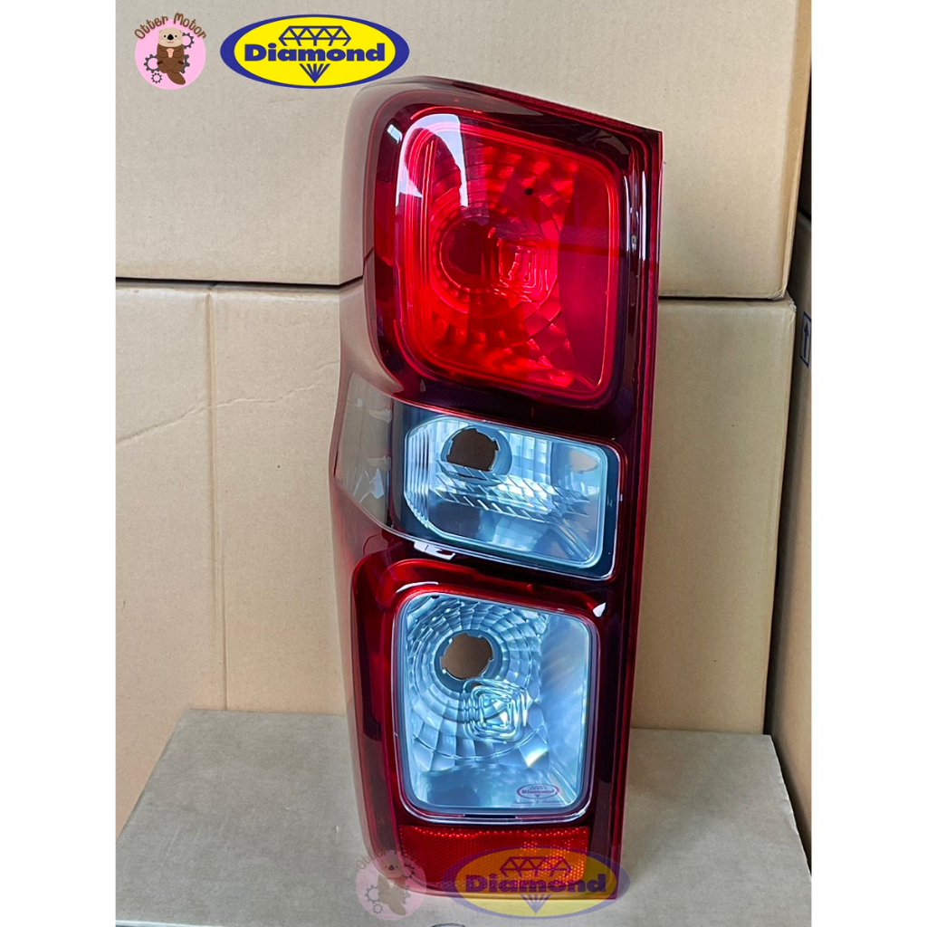 ไฟท้าย โคมไฟท้าย เบ้าดำ อีซูซุ ดีแม็ค / สปาร์ค ปี 2020 ISUZU DMAX  / SPARK โคมแดง เสื้อไฟท้าย ตราเพชร ไดมอนด์ Diamond