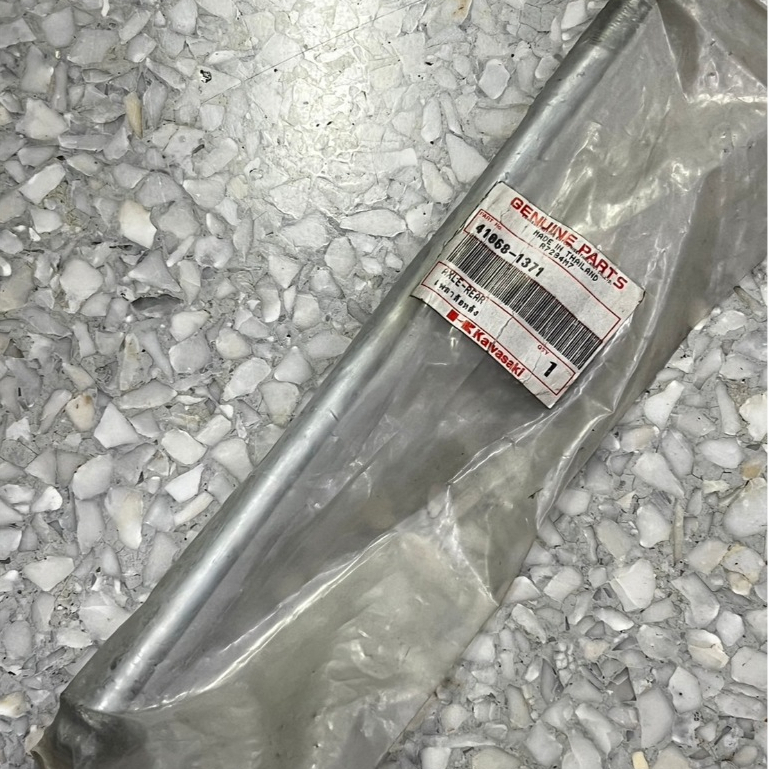 เพลาล้อหลัง LEO ตัวแรก A1 ** แท้ศูนย์KAWASAKI 41068-1371 = AS120A1*** เพลา