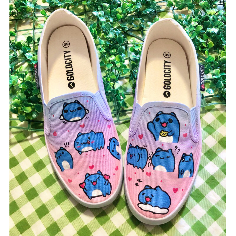 รองเท้าเพ้นท์ลายbugcat