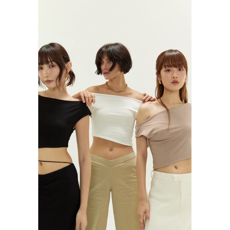 Felt.bkk Dallas top เสื้อปาดไหล่ คร๊อปเฉียงเอว สามารถปรับได้หลายแบบ
