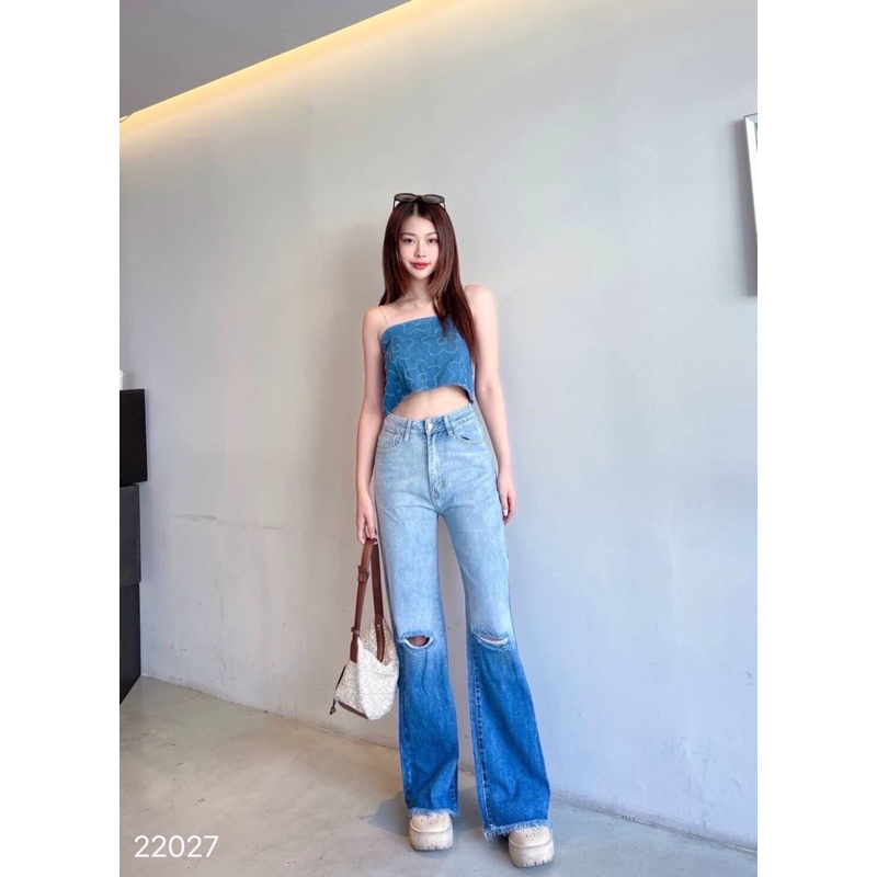 Ombre Jeans : กางเกงยีนส์ออมเบร ไล่เฉดสียีนส์ทูโทน แต่งขาดเข่าทั้งสองข้าง