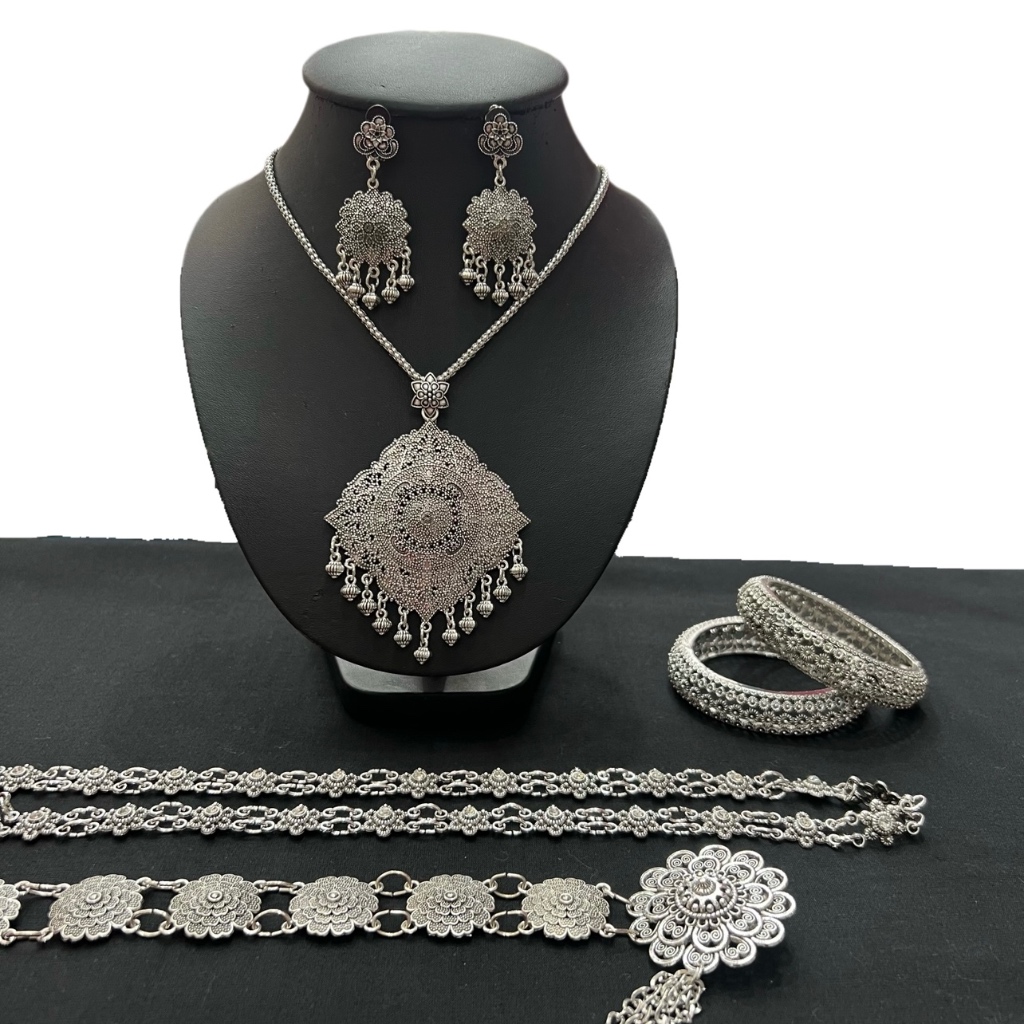 Accessories ชุดเครื่องประดับไทย ลายสวยสวยสร้อยคอ+ต่างหูหนีบ+เข็มขัด+สังวาลย์+กําไล