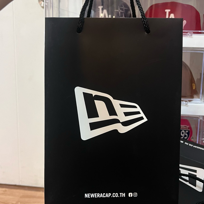 ถุงกระดาษ NEWERA (ถุงใหม่ ไม่ผ่านการใช้งาน)